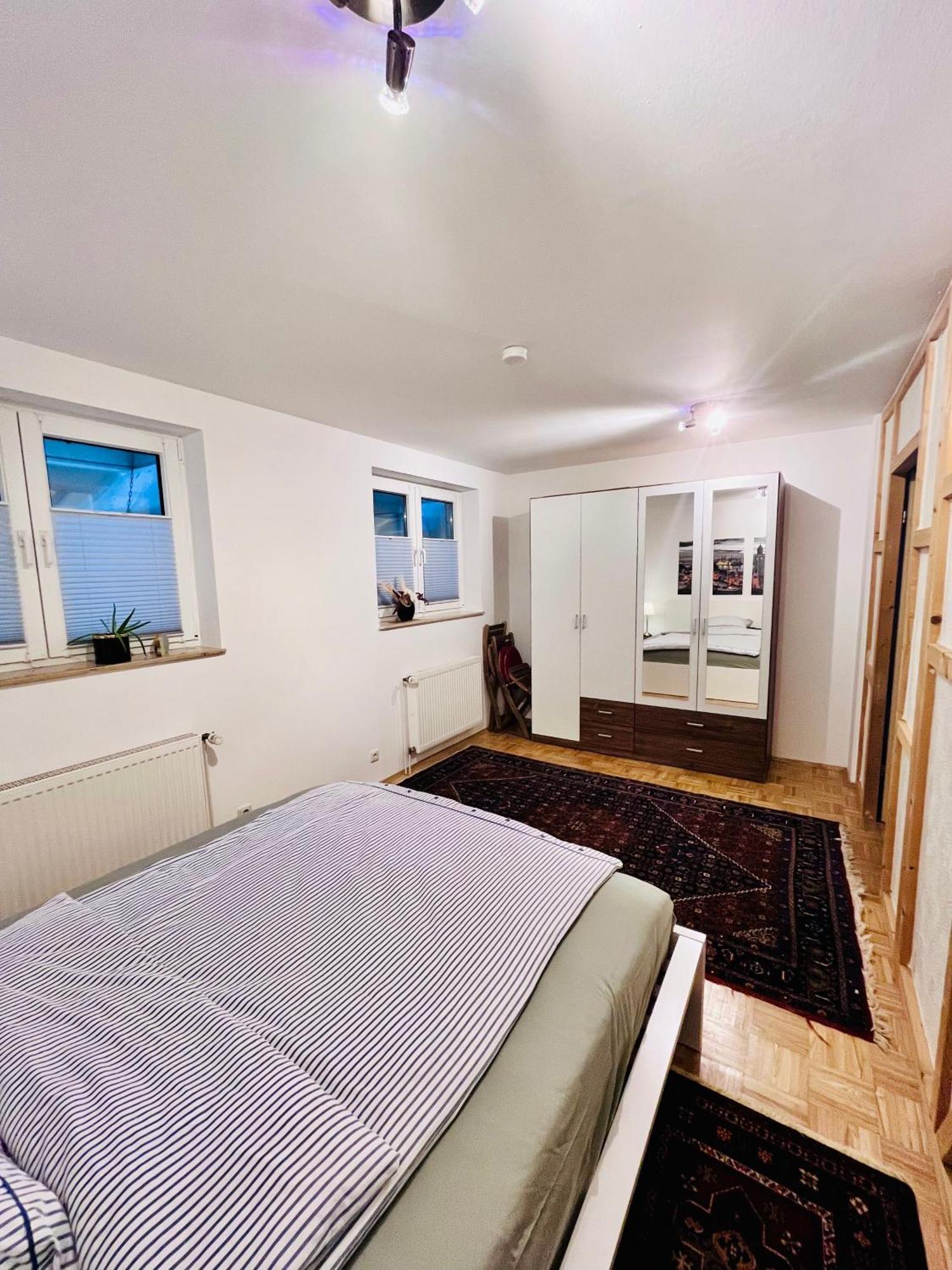 Apartment Hoelderlin ซีวีทาล ภายนอก รูปภาพ